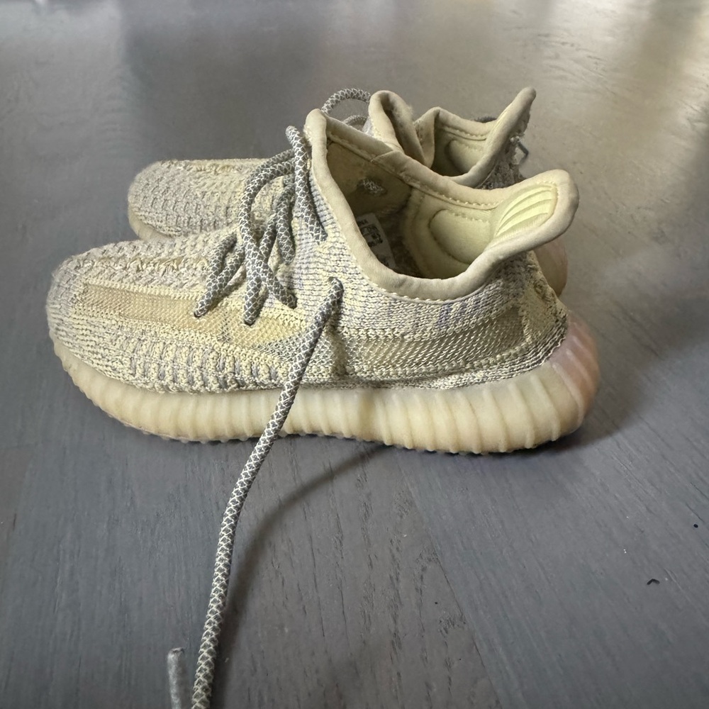 Adidas Yeezy Boost 350 V2 Sneakers
